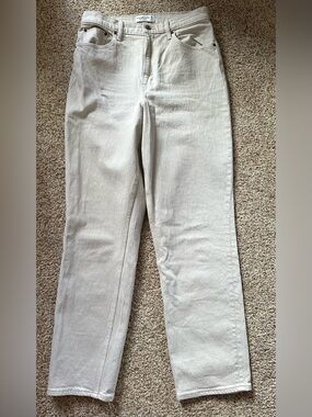 Abercrombie Curve Love Ultra High Rise 90s Straight Jeans in Stone